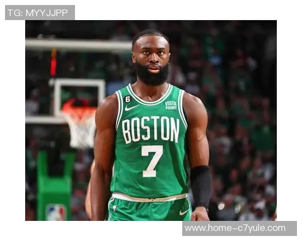 杰伦布朗昨日狂砍40分今日客场对阵鹈鹕出战存疑引发关注