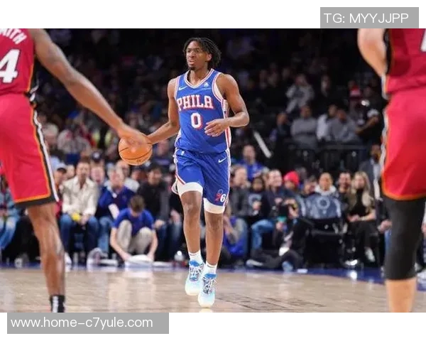 马克西：得分如梦幻般闪耀，勇敢追逐你的篮球梦想