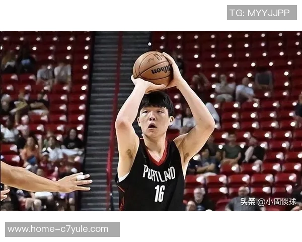 杨瀚森在垃圾时间表现亮眼抢下前场板并送出助攻但默契不足导致失误 杨瀚森在垃圾时间表现亮眼抢下前场板并送出助攻但默契不足导致失误