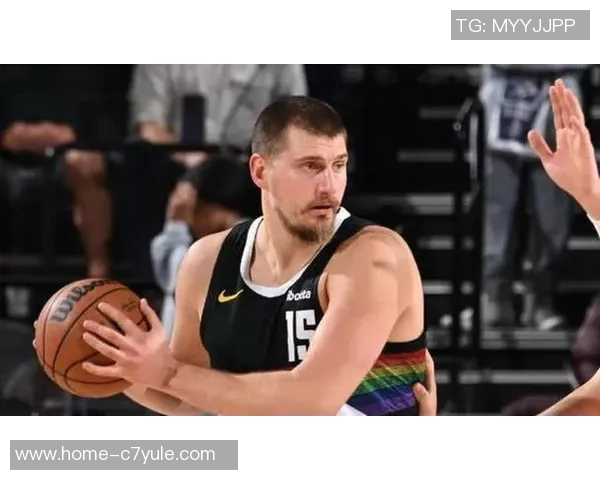 范弗里特谈申京与约基奇的不同风格强调传球之外的打法差异 范弗里特谈申京与约基奇的不同风格强调传球之外的打法差异