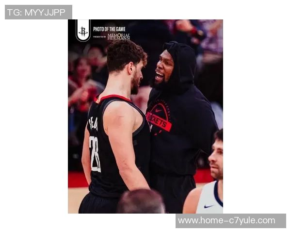 团队齐心协力杜兰特状态低迷贾巴里和申京联手助力球队取得胜利 团队齐心协力杜兰特状态低迷贾巴里和申京联手助力球队取得胜利